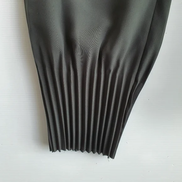 COS Women's Pleated Hem Khaki Green Pants with Pockets Size 12 - Picture 5 of 7